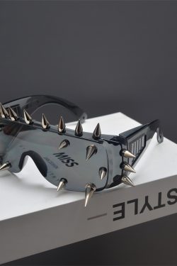 Cyberpunk Rectangular One-Piece Sunglasses for Men and Women, Trendy Metal Rivets, Windproof Exaggerated Cycling Shades