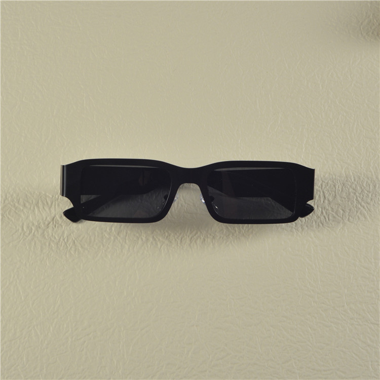 Cyberpunk Rectangular Sunglasses for Men & Women - Trendy Hip-Hop & European-American Style, Ideal for Round Faces Cyberpunk Rectangular Sunglasses for Men & Women - Trendy Hip-Hop & European-American Style, Ideal for Round Faces