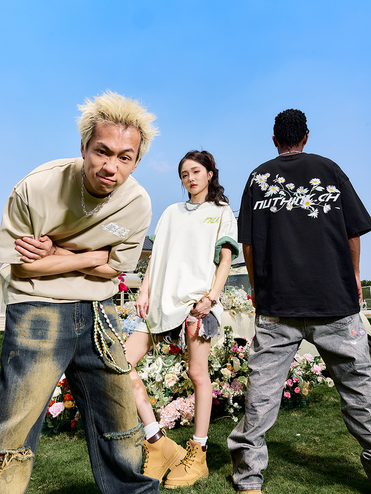 Daisy Embroidered Letter Short Sleeve T-Shirt for Couples - Vintage 90s Unisex Summer Style Daisy Embroidered Letter Short Sleeve T-Shirt for Couples - Vintage 90s Unisex Summer Style