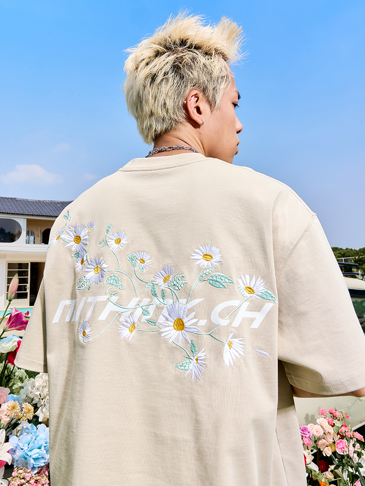 Daisy Embroidered Letter Short Sleeve T-Shirt for Couples - Vintage 90s Unisex Summer Style Daisy Embroidered Letter Short Sleeve T-Shirt for Couples - Vintage 90s Unisex Summer Style