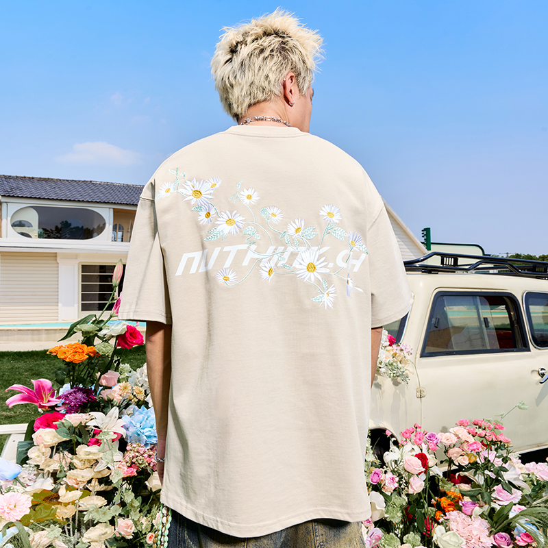Daisy Embroidered Letter Short Sleeve T-Shirt for Couples - Vintage 90s Unisex Summer Style Daisy Embroidered Letter Short Sleeve T-Shirt for Couples - Vintage 90s Unisex Summer Style