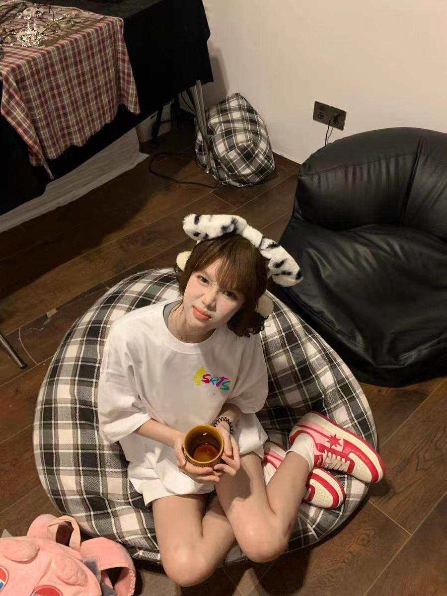 Daisy Print Short Sleeve T-Shirt for Women - Loose Fit American Retro Style Couple Shirt, Y2K Inspired Fashion Top Daisy Print Short Sleeve T-Shirt for Women - Loose Fit American Retro Style Couple Shirt, Y2K Inspired Fashion Top