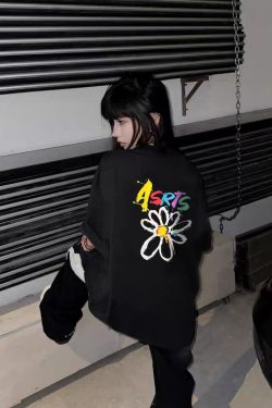 Daisy Print Short Sleeve T-Shirt for Women - Loose Fit American Retro Style Couple Shirt, Y2K Inspired Fashion Top