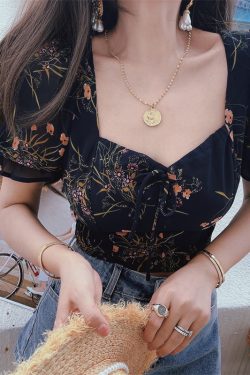 Dark Blue Floral Puff Sleeve V-Neck Top - Vintage Inspired Waist-Defined Short Sleeve Shirt for Women - Spring/Summer 2025 Fashion