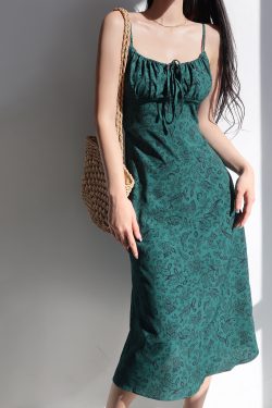 Dark Green Low-Cut Fitted Spaghetti Strap A-Line Dress with French Oil Painting Girl Design - Sexy Slimming Style