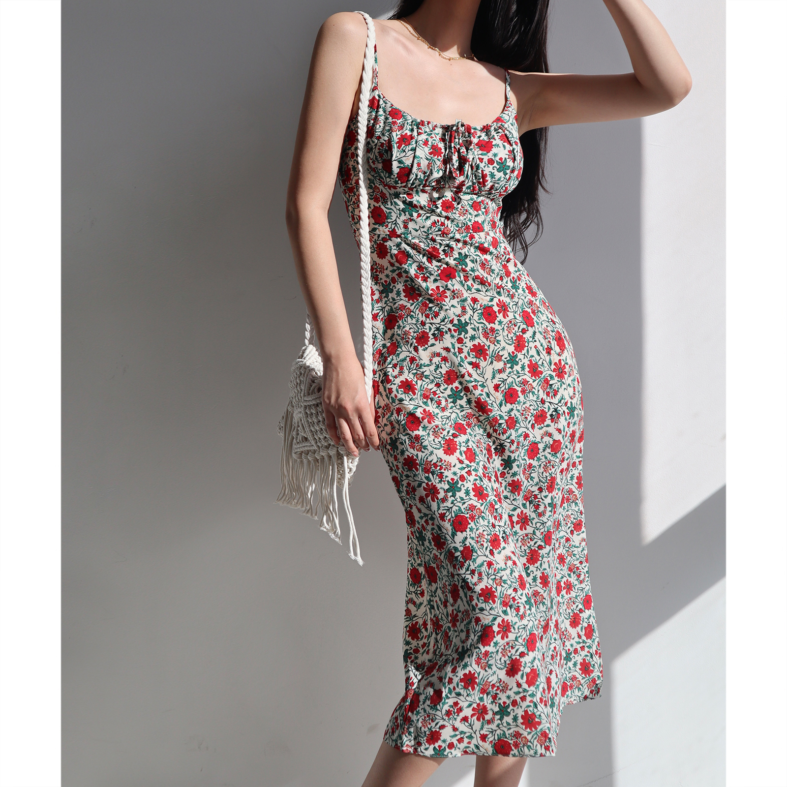 Dark Green Low-Cut Fitted Spaghetti Strap A-Line Dress with French Oil Painting Girl Design - Sexy Slimming Style Dark Green Low-Cut Fitted Spaghetti Strap A-Line Dress with French Oil Painting Girl Design - Sexy Slimming Style