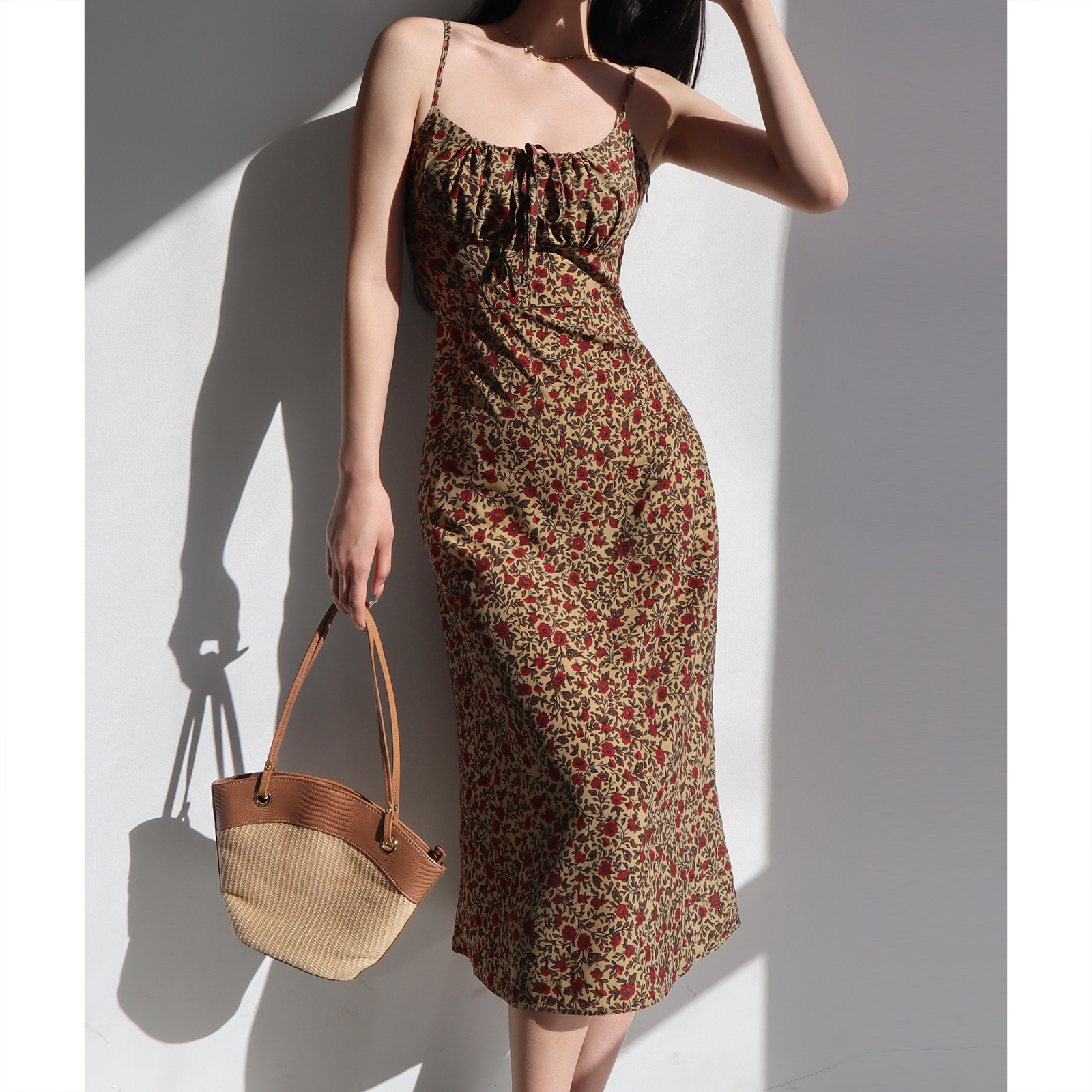 Dark Green Low-Cut Fitted Spaghetti Strap A-Line Dress with French Oil Painting Girl Design - Sexy Slimming Style Dark Green Low-Cut Fitted Spaghetti Strap A-Line Dress with French Oil Painting Girl Design - Sexy Slimming Style