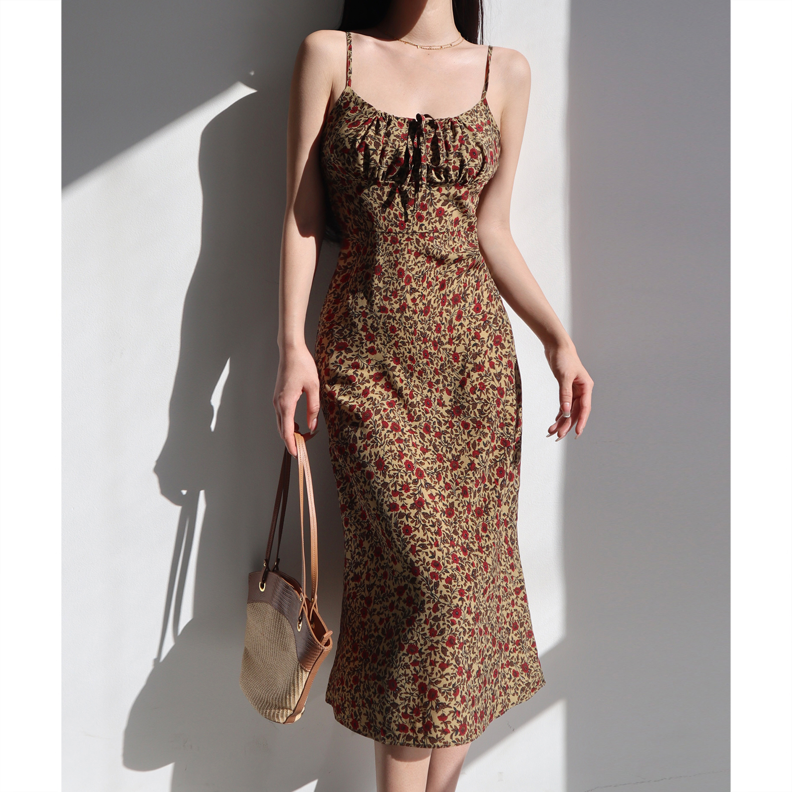 Dark Green Low-Cut Fitted Spaghetti Strap A-Line Dress with French Oil Painting Girl Design - Sexy Slimming Style Dark Green Low-Cut Fitted Spaghetti Strap A-Line Dress with French Oil Painting Girl Design - Sexy Slimming Style