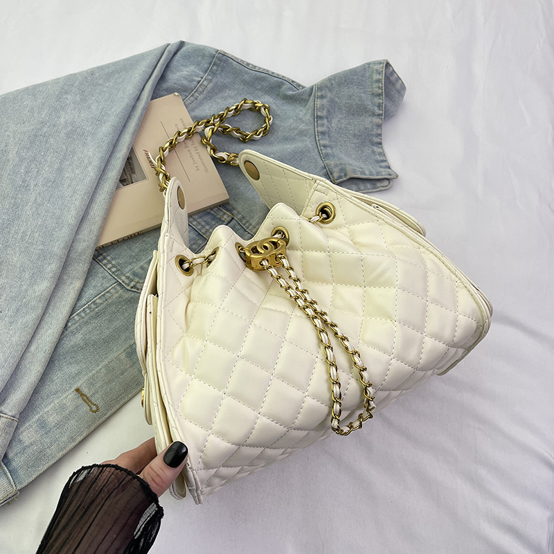 Diamond-Pattern Chain Small Bucket Bag - Trendy 2025 Summer Women's Drawstring Shoulder Bag with Large Capacity Diamond-Pattern Chain Small Bucket Bag - Trendy 2025 Summer Women's Drawstring Shoulder Bag with Large Capacity