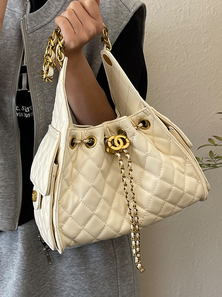 Diamond-Pattern Chain Small Bucket Bag - Trendy 2025 Summer Women's Drawstring Shoulder Bag with Large Capacity Diamond-Pattern Chain Small Bucket Bag - Trendy 2025 Summer Women's Drawstring Shoulder Bag with Large Capacity