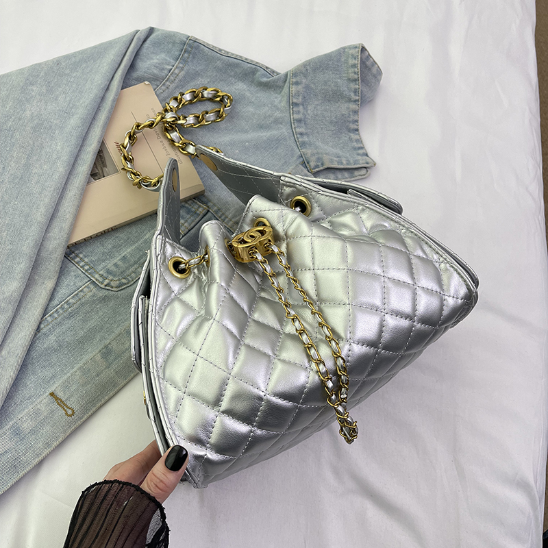 Diamond-Pattern Chain Small Bucket Bag - Trendy 2025 Summer Women's Drawstring Shoulder Bag with Large Capacity Diamond-Pattern Chain Small Bucket Bag - Trendy 2025 Summer Women's Drawstring Shoulder Bag with Large Capacity
