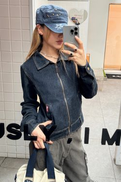 Distressed Slim-Fit Denim Jacket for Women - Vintage American-Style Short Top for Spring & Autumn, Clean Fit Fashion Outerwear