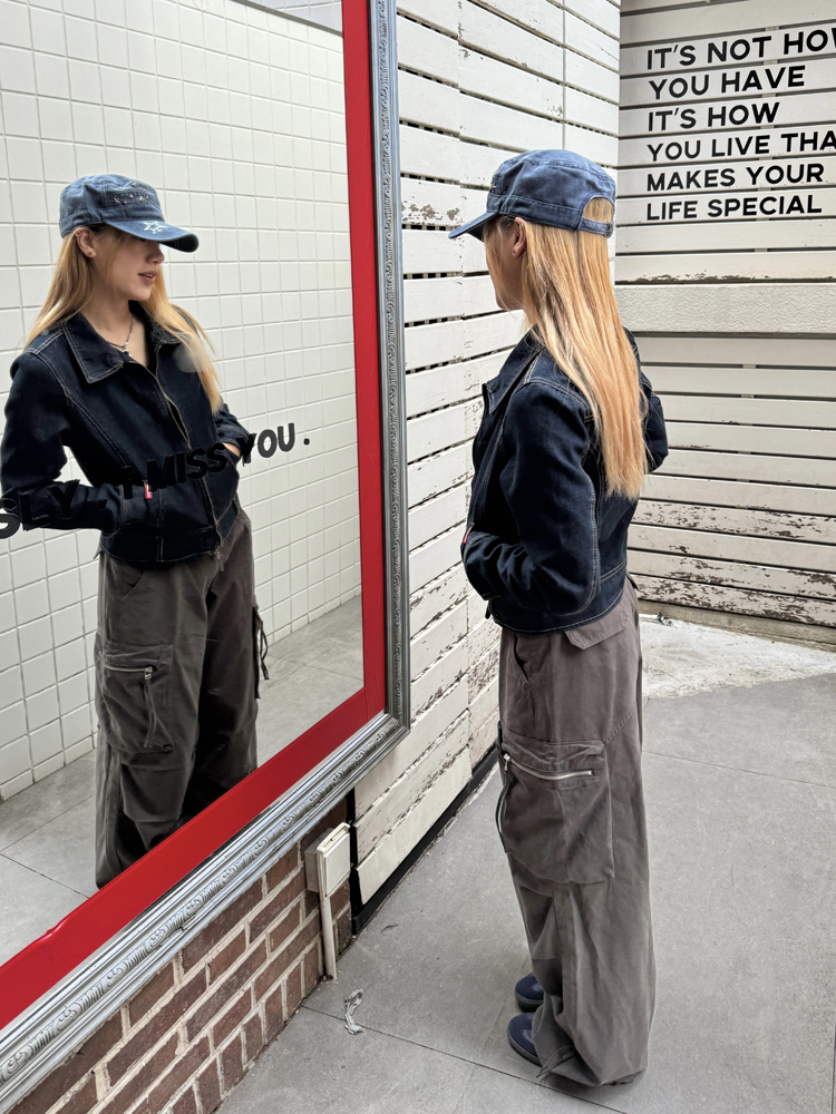 Distressed Slim-Fit Denim Jacket for Women - Vintage American-Style Short Top for Spring & Autumn, Clean Fit Fashion Outerwear Distressed Slim-Fit Denim Jacket for Women - Vintage American-Style Short Top for Spring & Autumn, Clean Fit Fashion Outerwear