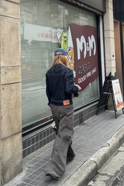 Distressed Slim-Fit Denim Jacket for Women - Vintage American-Style Short Top for Spring & Autumn, Clean Fit Fashion Outerwear