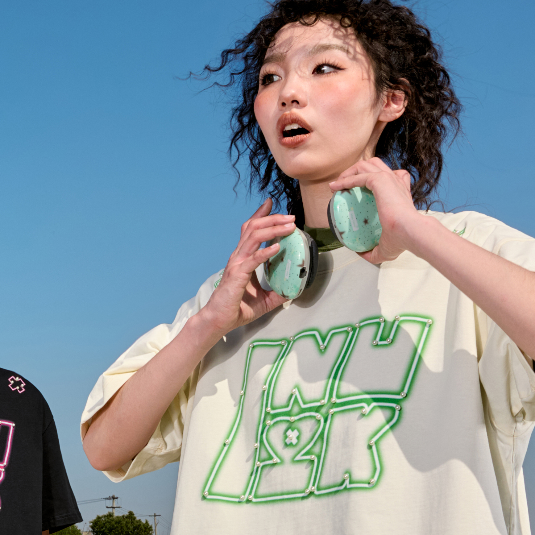 Dopamine Pearl Letter T-Shirt - Vintage American Streetwear, Loose Fit, Short Sleeve, Unisex, 90s Inspired, Trendy 2025 Style Dopamine Pearl Letter T-Shirt - Vintage American Streetwear, Loose Fit, Short Sleeve, Unisex, 90s Inspired, Trendy 2025 Style