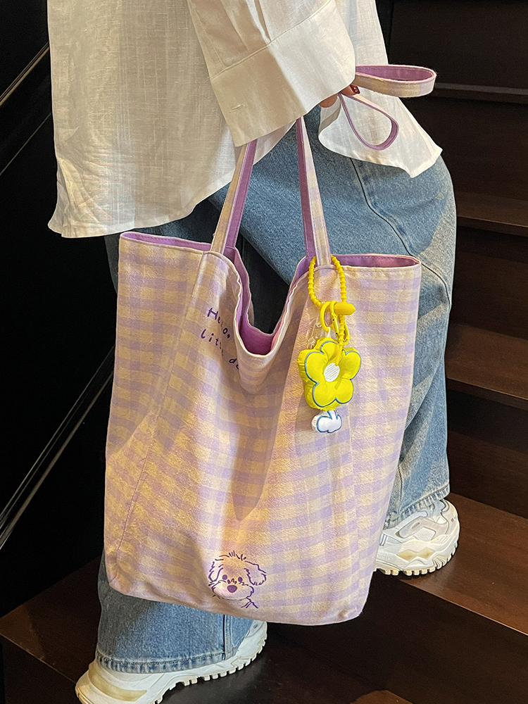 Embroidered Checkered Bucket Bag - Large Capacity, Artistic Design for Summer 2025, Perfect for Students and Commuters Embroidered Checkered Bucket Bag - Large Capacity, Artistic Design for Summer 2025, Perfect for Students and Commuters