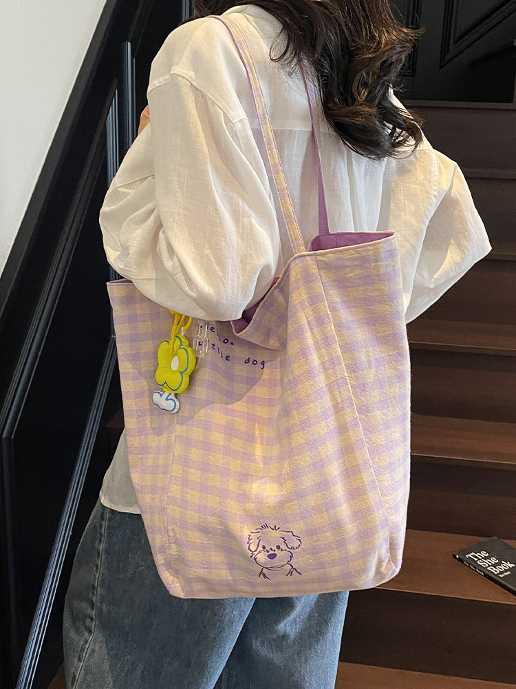 Embroidered Checkered Bucket Bag - Large Capacity, Artistic Design for Summer 2025, Perfect for Students and Commuters Embroidered Checkered Bucket Bag - Large Capacity, Artistic Design for Summer 2025, Perfect for Students and Commuters