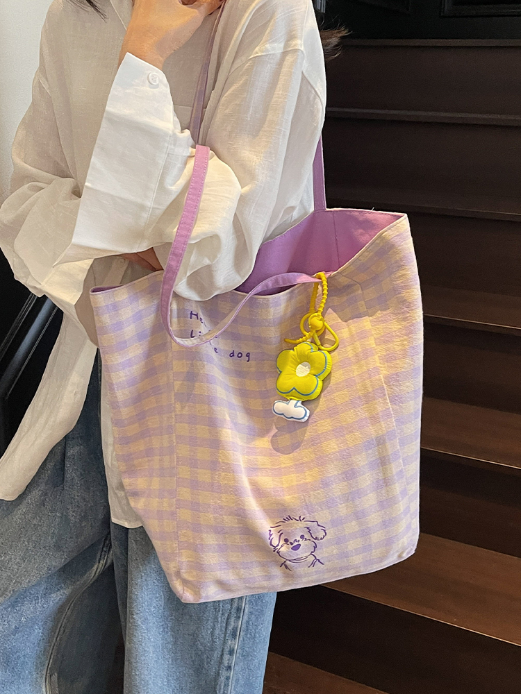 Embroidered Checkered Bucket Bag - Large Capacity, Artistic Design for Summer 2025, Perfect for Students and Commuters Embroidered Checkered Bucket Bag - Large Capacity, Artistic Design for Summer 2025, Perfect for Students and Commuters