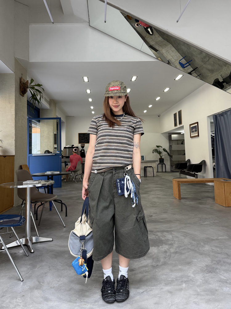 Embroidered Striped Short-Sleeve T-Shirt for Men and Women - Casual American Style Summer Couple Top with Round Neck Embroidered Striped Short-Sleeve T-Shirt for Men and Women - Casual American Style Summer Couple Top with Round Neck