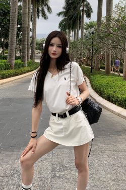 Embroidered V-Neck Short Sleeve T-Shirt for Women - Loose Slimming Casual Top - Versatile Spring Summer Style