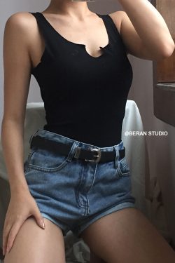 European American Sexy V-Neck Front Slit High-Waisted Short Cropped Sleeveless Tank Top - Versatile Solid Color