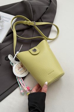 Exquisite Minimalist Bucket Bag - Trendy Crossbody Shoulder Bag for Summer 2025, Niche Fashion Personality Accessory