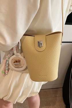 Exquisite Minimalist Bucket Bag - Trendy Crossbody Shoulder Bag for Summer 2025, Niche Fashion Personality Accessory