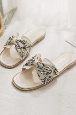 Exquisite Sheepskin Flat Sandals for Women, French Style, Summer 2024 Outdoor Fashion