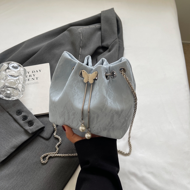 Exquisite Summer Crossbody Handbag for Women - Small Silver Chain Bucket Bag 2025 Trend Exquisite Summer Crossbody Handbag for Women - Small Silver Chain Bucket Bag 2025 Trend