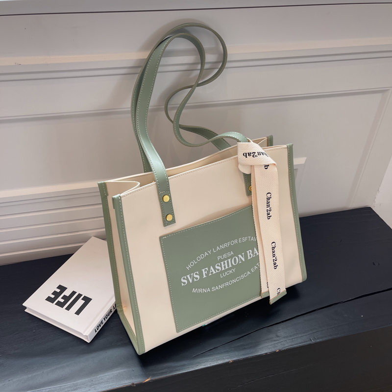 Fashionable Large Capacity Shoulder Tote Bag for College Students - Textured Niche Design for Spring/Summer 2025 Fashionable Large Capacity Shoulder Tote Bag for College Students - Textured Niche Design for Spring/Summer 2025