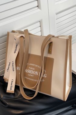 Fashionable Large Capacity Shoulder Tote Bag for College Students - Textured Niche Design for Spring/Summer 2025