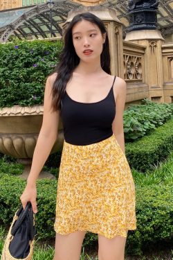 Flattering Yellow Floral A-Line Half-Length Skirt - High-Waisted Short Dress for Women, Sweet French Style, Perfect for Spring