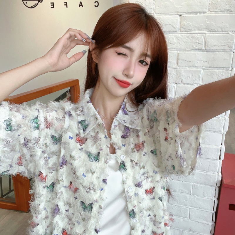 Floral Hawaiian Beach Shirt for Women, Printed Short-Sleeve Top with 3D Tassels, Loose Fit Trendy Summer Style Floral Hawaiian Beach Shirt for Women, Printed Short-Sleeve Top with 3D Tassels, Loose Fit Trendy Summer Style