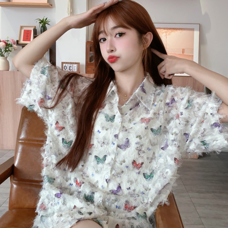 Floral Hawaiian Beach Shirt for Women, Printed Short-Sleeve Top with 3D Tassels, Loose Fit Trendy Summer Style Floral Hawaiian Beach Shirt for Women, Printed Short-Sleeve Top with 3D Tassels, Loose Fit Trendy Summer Style