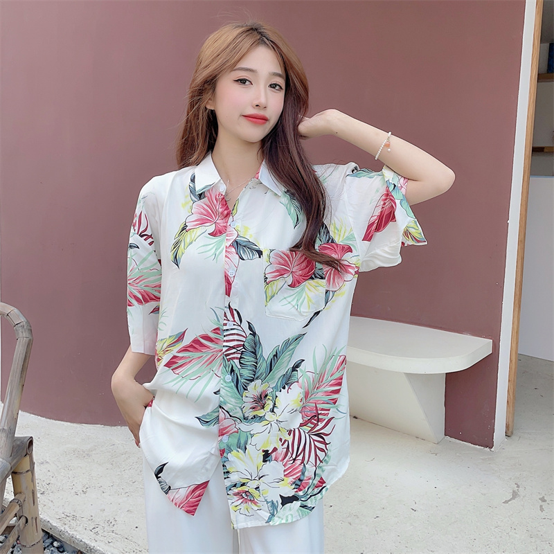Floral Hawaiian Short Sleeve Shirt for Women - Casual Loose Cotton Silk Blouse, Versatile Beachwear Top, Summer Style Floral Hawaiian Short Sleeve Shirt for Women - Casual Loose Cotton Silk Blouse, Versatile Beachwear Top, Summer Style