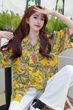 Floral Hawaiian Short Sleeve Shirt for Women - Casual Loose Cotton Silk Blouse, Versatile Beachwear Top, Summer Style