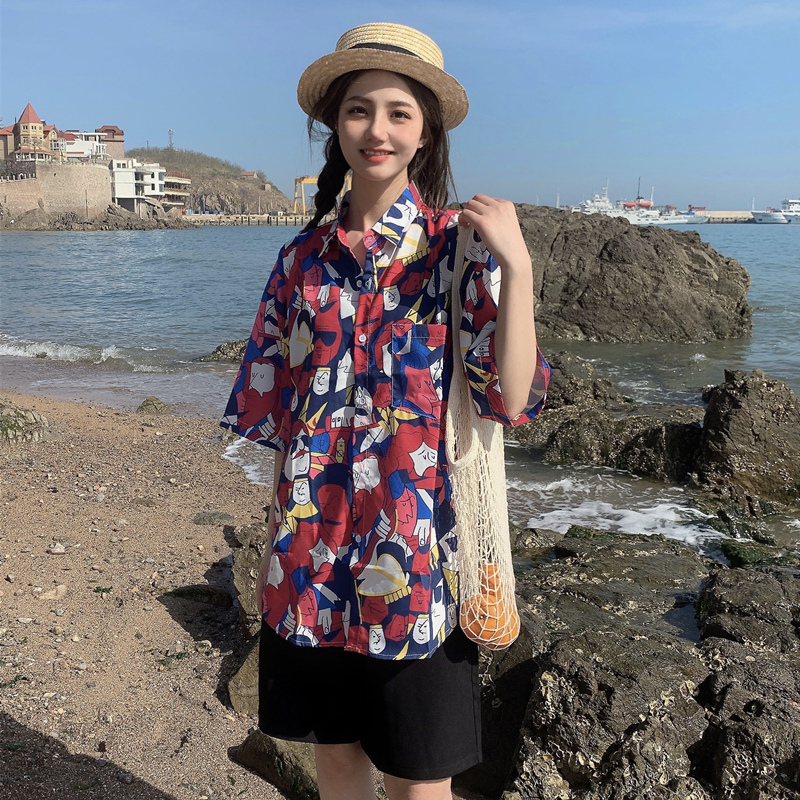 Floral Hawaiian Short Sleeve Shirt for Women, Loose Hong Kong Style Top, Unique Beachwear, Trendy Summer Fashion Floral Hawaiian Short Sleeve Shirt for Women, Loose Hong Kong Style Top, Unique Beachwear, Trendy Summer Fashion