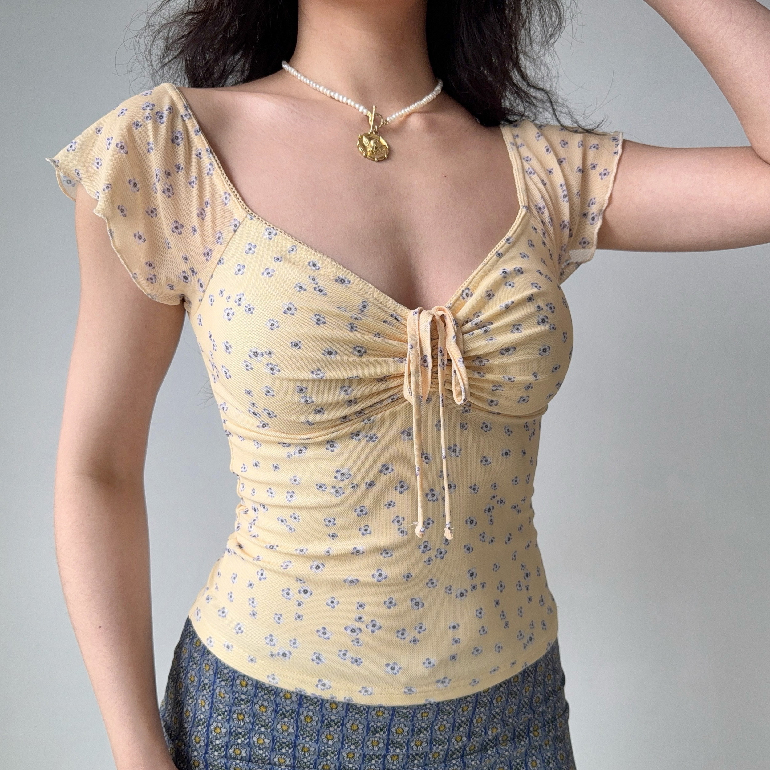 Floral Mesh Short Sleeve T-shirt for Women with Tie V-neck - Trendy European American Style Hot Girl Top Floral Mesh Short Sleeve T-shirt for Women with Tie V-neck - Trendy European American Style Hot Girl Top