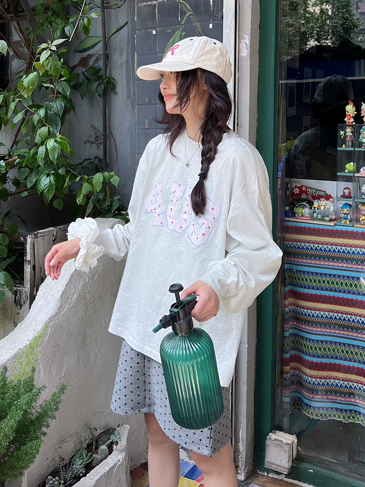 Floral Patchwork Embroidery Long Sleeve T-Shirt for Couples, National Trend, Loose Fit, Spring and Autumn Style Floral Patchwork Embroidery Long Sleeve T-Shirt for Couples, National Trend, Loose Fit, Spring and Autumn Style