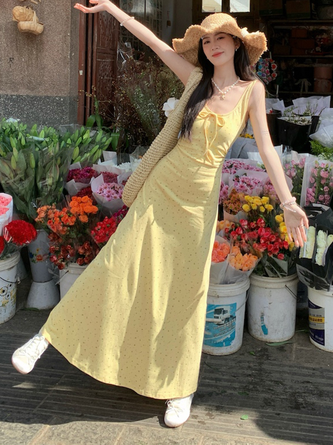 Floral Print Cami Long Dress for Women, Low Neckline and Bow Tie, Fresh Healing Style, Perfect for Summer, Boho Chic Fashion Floral Print Cami Long Dress for Women, Low Neckline and Bow Tie, Fresh Healing Style, Perfect for Summer, Boho Chic Fashion