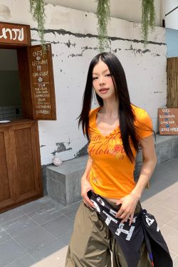 Floral Print V-Neck Short Sleeve T-Shirt for Women - Summer Slim Fit Trendy Top in 90s Style