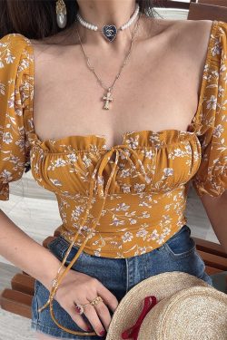 Floral Puff Sleeve Blouse - Square Neck, Waist-Revealing, Short Sleeve - Spring/Summer 2025 Vacation Style