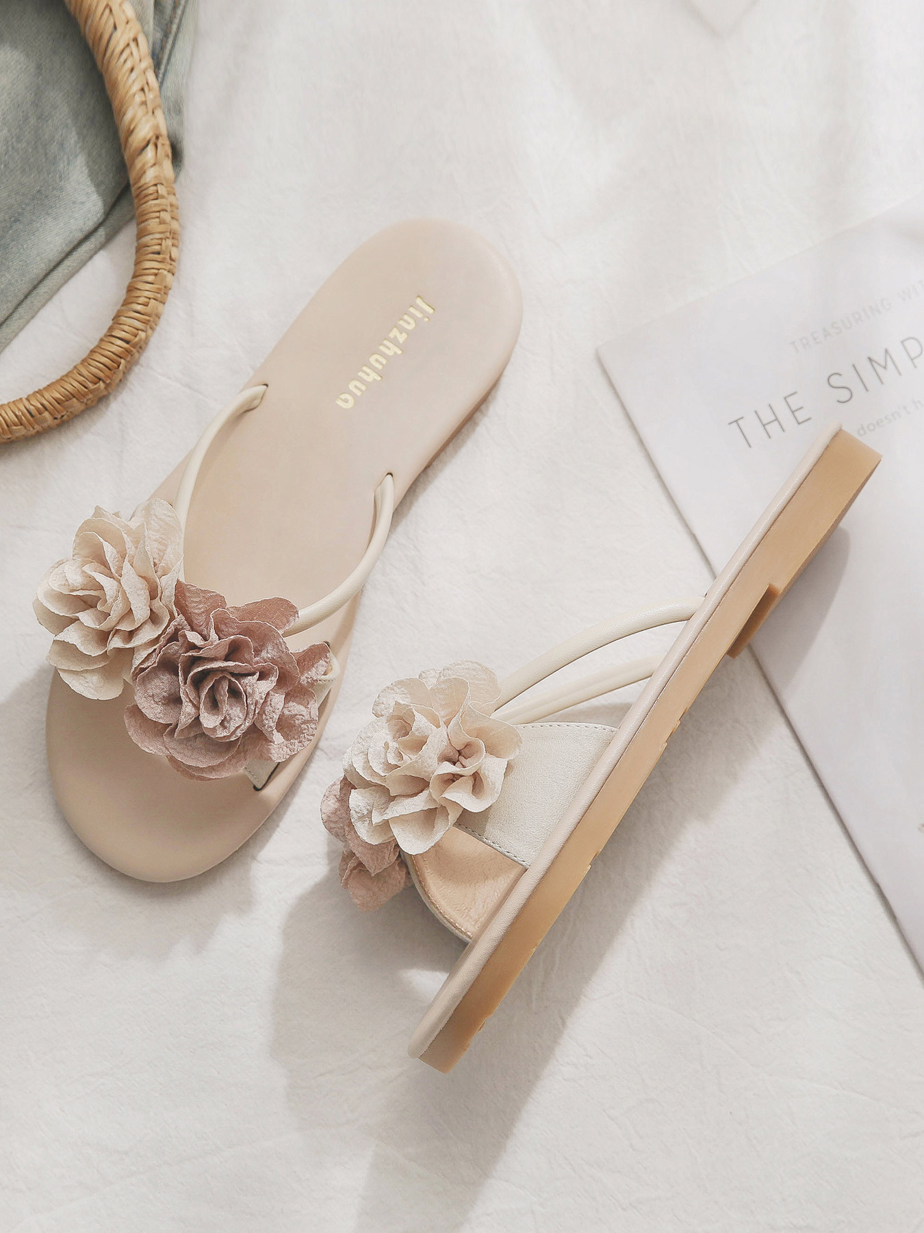 Floral Sheepskin Skirt and Sandal Set for Women - 2025 Summer Outdoor Fashion, Versatile French Style Ensemble Floral Sheepskin Skirt and Sandal Set for Women - 2025 Summer Outdoor Fashion, Versatile French Style Ensemble