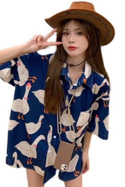 Floral Short Sleeve Beach Shirt for Women - Loose Printed Summer Blouse, Versatile Hong Kong Style Top for Students and Casual Wear