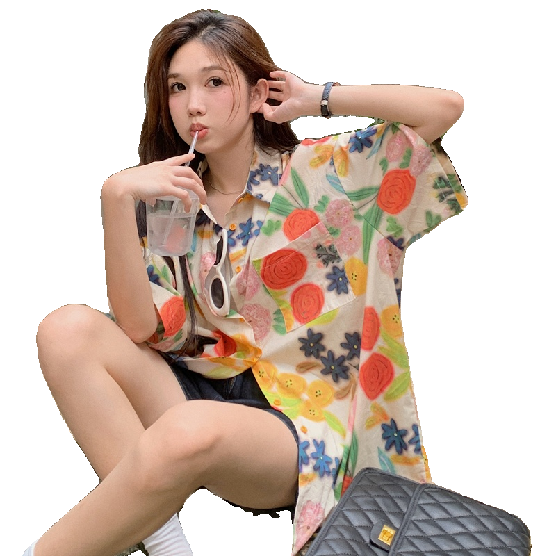 Floral Short-Sleeve Shirt for Girls, Hawaiian Vacation Beach Top, Retro Hong Kong Style Loose Fit, Summer Fashion Essential Floral Short-Sleeve Shirt for Girls, Hawaiian Vacation Beach Top, Retro Hong Kong Style Loose Fit, Summer Fashion Essential