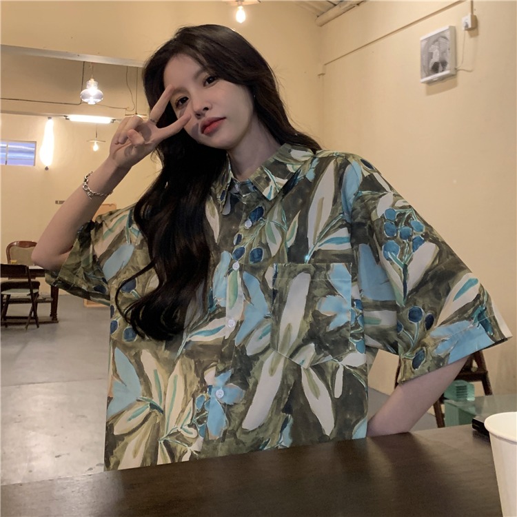 Floral Short Sleeve Shirt for Women - 2025 Summer Beach Hawaiian Vintage Loose Top in Hong Kong Style Floral Short Sleeve Shirt for Women - 2025 Summer Beach Hawaiian Vintage Loose Top in Hong Kong Style