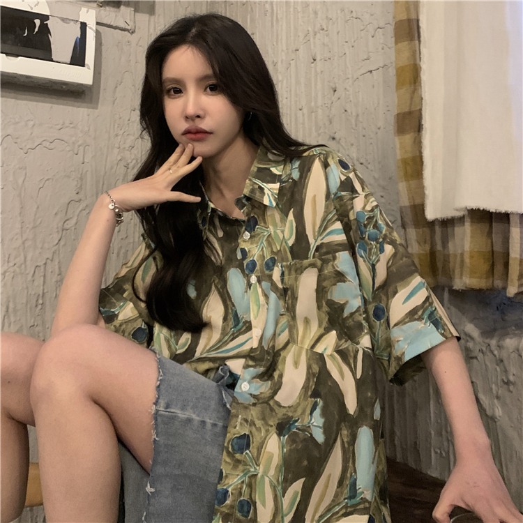 Floral Short Sleeve Shirt for Women - 2025 Summer Beach Hawaiian Vintage Loose Top in Hong Kong Style Floral Short Sleeve Shirt for Women - 2025 Summer Beach Hawaiian Vintage Loose Top in Hong Kong Style