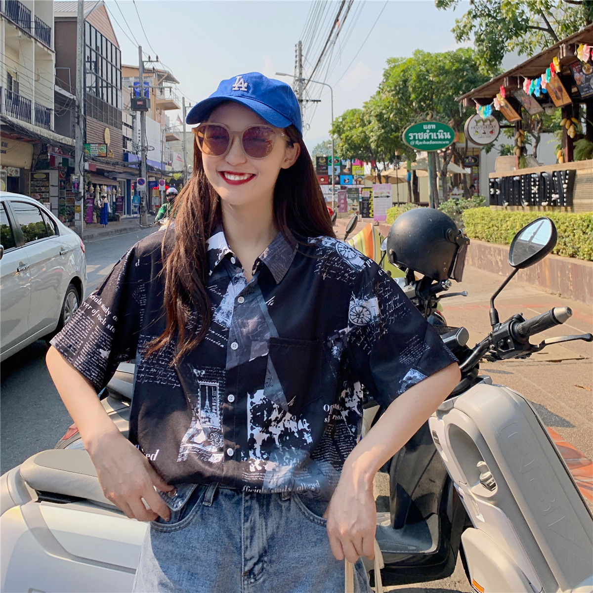 Floral Short Sleeve Shirt for Women - Hawaiian Beach Top, Retro Hong Kong Style, Loose Fit, Summer Fashion Essential Floral Short Sleeve Shirt for Women - Hawaiian Beach Top, Retro Hong Kong Style, Loose Fit, Summer Fashion Essential