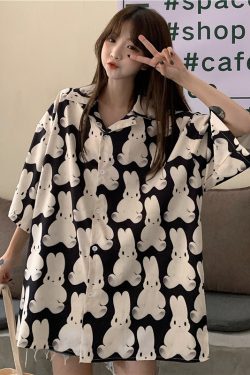 Floral Short Sleeve Shirt for Women - Hawaiian Beach Top, Retro Hong Kong Style, Loose Fit, Summer Fashion Essential