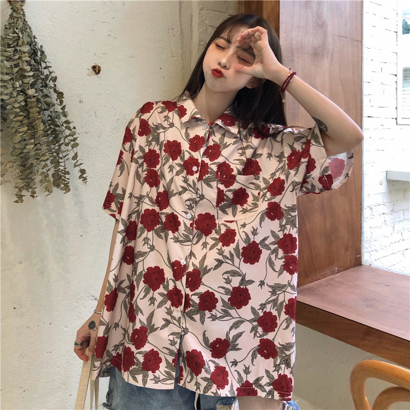 Floral Short Sleeve Shirt for Women - Hawaiian Beach Top, Retro Hong Kong Style, Loose Fit, Summer Fashion Essential Floral Short Sleeve Shirt for Women - Hawaiian Beach Top, Retro Hong Kong Style, Loose Fit, Summer Fashion Essential